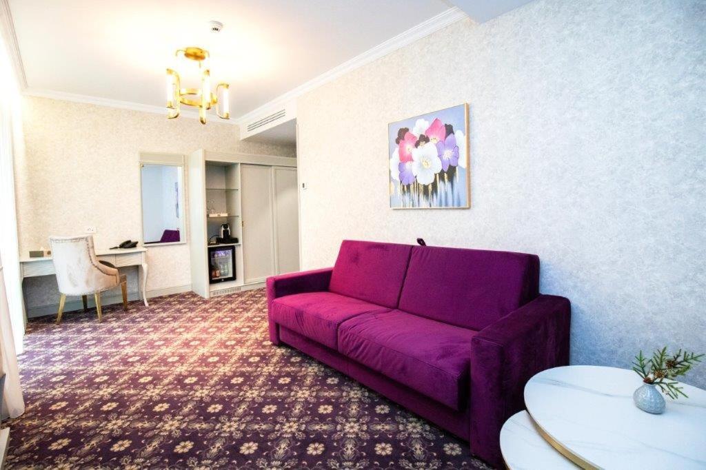 Hotel Foisorul Cu Flori Sinaia Buitenkant foto