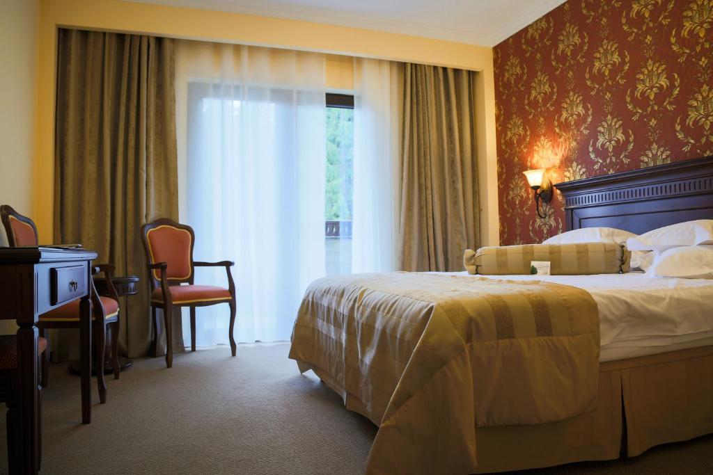 Hotel Foisorul Cu Flori Sinaia Buitenkant foto