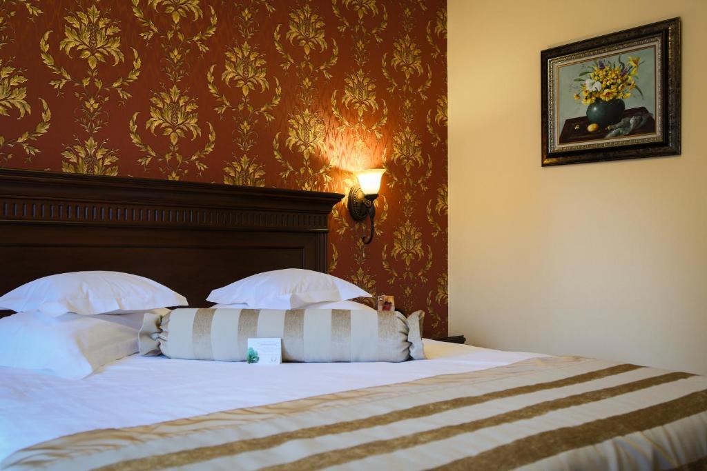Hotel Foisorul Cu Flori Sinaia Buitenkant foto