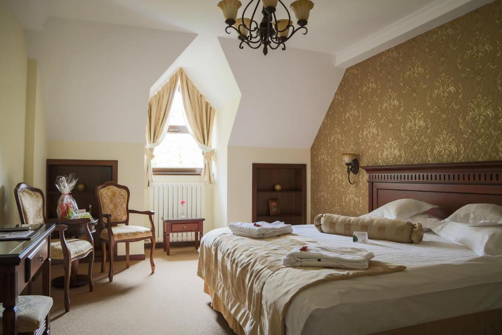 Hotel Foisorul Cu Flori Sinaia Buitenkant foto