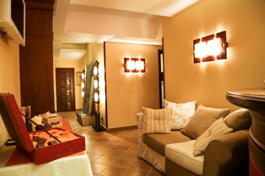 Hotel Foisorul Cu Flori Sinaia Buitenkant foto