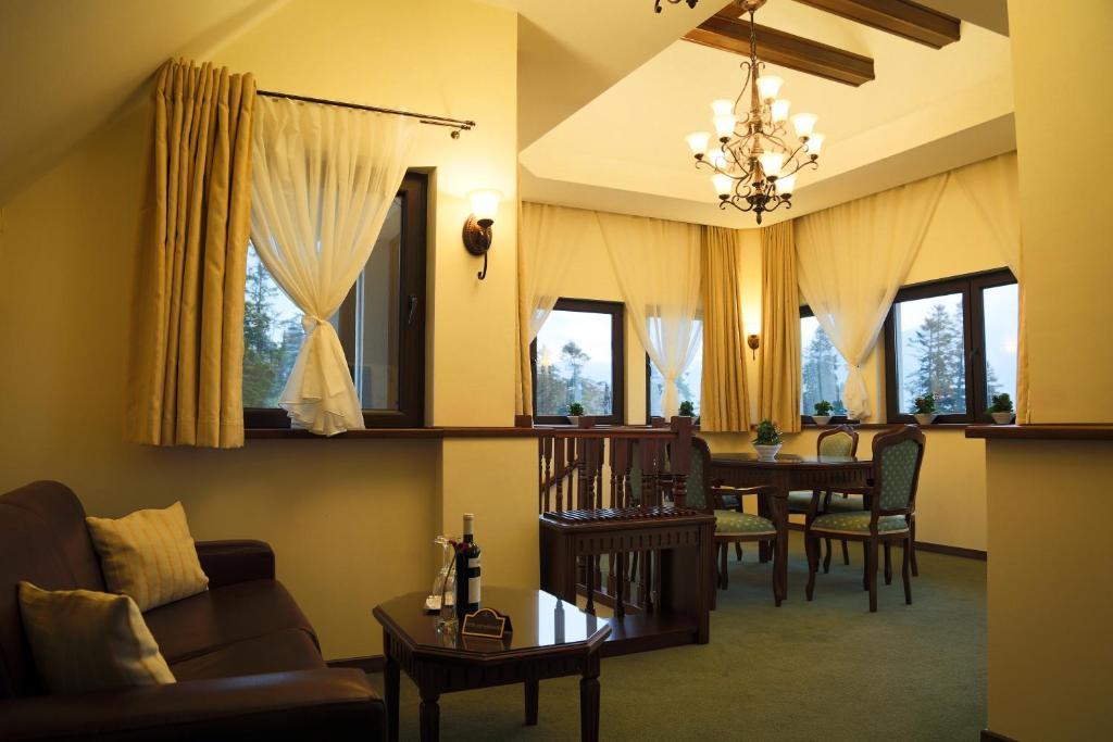 Hotel Foisorul Cu Flori Sinaia Buitenkant foto
