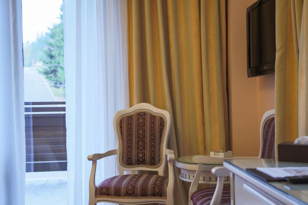 Hotel Foisorul Cu Flori Sinaia Kamer foto