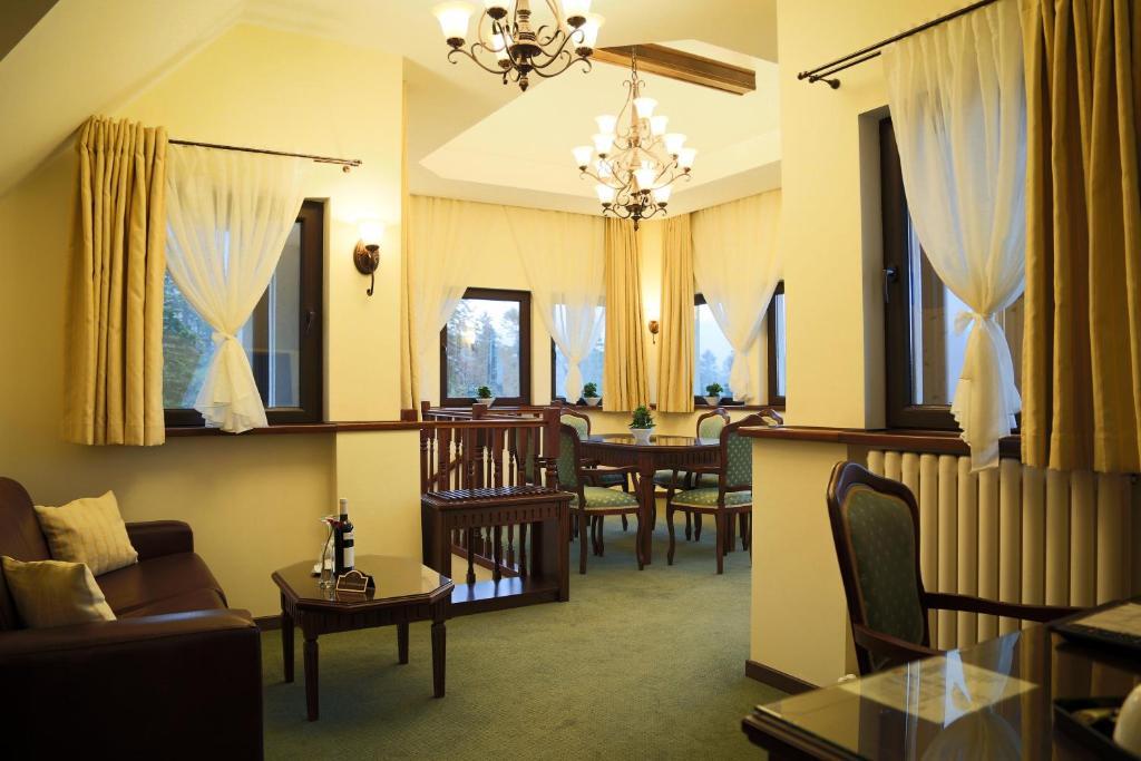 Hotel Foisorul Cu Flori Sinaia Buitenkant foto